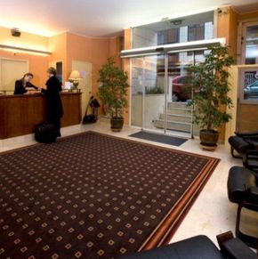 NearBy Hotel