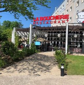 NearBy Hotel