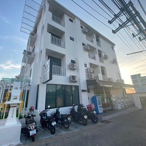 NearBy Hotel