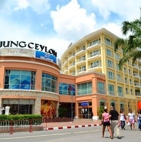 NearBy Hotel