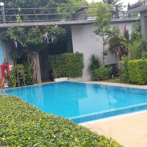 NearBy Hotel