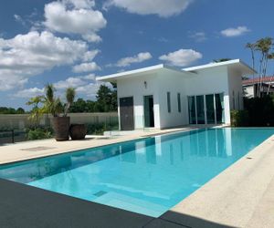 Lagoon Garden - 4 bedrooms luxury pool villa Kaeo Thailand