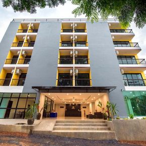 NearBy Hotel