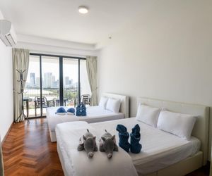 * Couples Getaway II *  Gurney Seaview Apartment Tanjung Tokong Malaysia