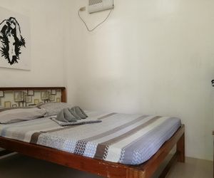 Queens Place 3. Walk to beach and restaurants. Lagen Island Philippines