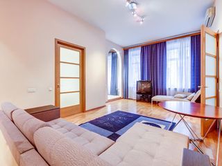 One bedroom apartment with a jacuzzi