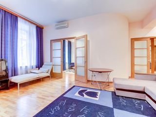 One bedroom apartment with a jacuzzi
