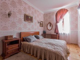 Апартаменты (90 m²) с 2 спальней(-ями) и 1 ванной(-ыми) комнатой(-ами) в районе Центральный район