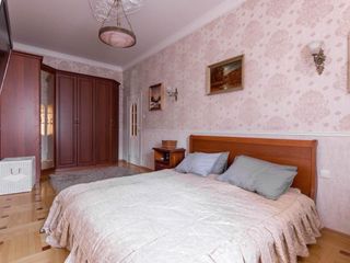 Апартаменты (90 m²) с 2 спальней(-ями) и 1 ванной(-ыми) комнатой(-ами) в районе Центральный район