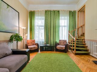 Апартаменты (110 m²) с 2 спальней(-ями) и 3 ванной(-ыми) комнатой(-ами) в районе Адмиралтейский рай