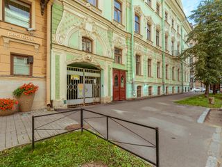 Апартаменты (110 m²) с 2 спальней(-ями) и 3 ванной(-ыми) комнатой(-ами) в районе Адмиралтейский рай