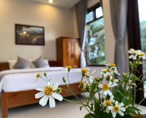 NearBy Hotel