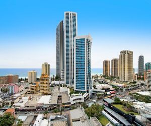 HEART OF THE TOWN, SLEEPS 6, CIRCLE ON CAVILL Surfers Paradise Australia