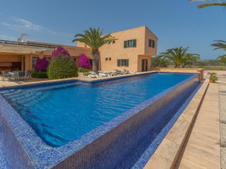 Villa (300 m²), 4 Schlafzimmer und 2 eigene Badezimmer in Ses Salines