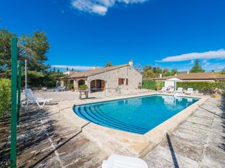 Villa (220 m²), 3 Schlafzimmer und 2 eigene Badezimmer in Binissalem