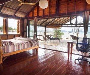 Wooda House - Gorgeous wooden villa on the sea Lanta Island Thailand