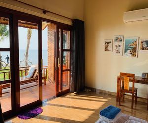 Lotus Home, entire house between sea and mountain Duong Dong Vietnam