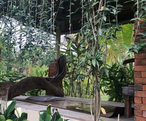 Cozy room in Ubud with orange trees Tegallalang Indonesia