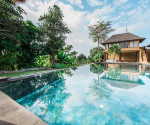 7bed deluxe pool villa set in 2000sq.m2 in Canggu Seseh Indonesia