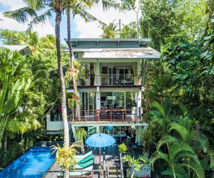 Villa 5 bedrooms Private pool by the river Seseh Indonesia