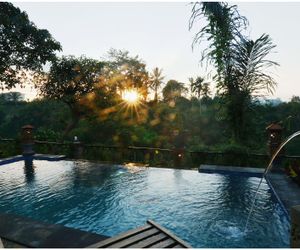 2BR W/big pool/breakfast/Wifi @River View House Denpasar Indonesia