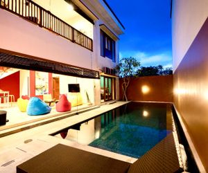 Modern BigTeam 24guest TwinVilla 6RM 2Pool Beach 2 Sanur Indonesia