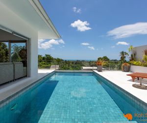 Modern & Spacious 4 bedroom pool villa & seaview Chaweng Beach Thailand