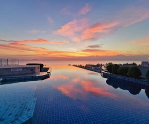 Luxurious studio & rooftop pool with sea views Bang Saen Thailand