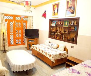 Ground Floor Big Bedroom, Sitting & Bathroom Jalandhar India