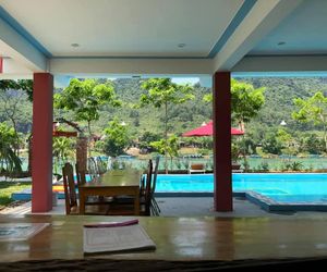 Restful River Bungalow Phong Nha Vietnam