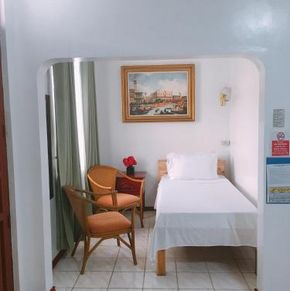 NearBy Hotel