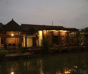 Lotus II Guesthouse Magelang Indonesia