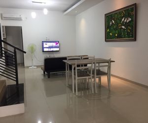 12 min walk to NagoyaHill-3BR, 10pax, Free Pickup Batam Indonesia