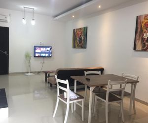 14 min walk to NagoyaHill-3BR, 10pax, Free Pickup Batam Indonesia