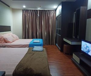 6 minutes walk to NagoyaHill, 4 Pax, Free Pickup Batam Indonesia