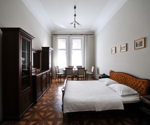 4-room Central Apartment King Danylo Monument Lvov Ukraine