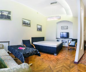 Fabulous 3-room Apartment, Minutes to Rynok Square Lvov Ukraine