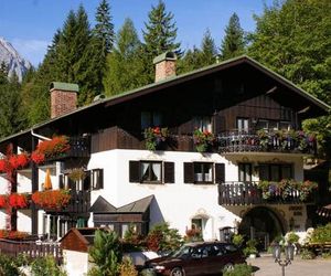 Gastehaus Larchenhang Mittenwald Germany