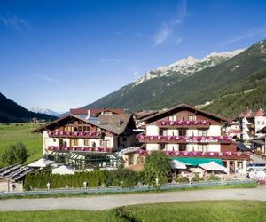 Hotel Berghof Neustift Austria