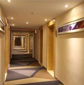 NearBy Hotel