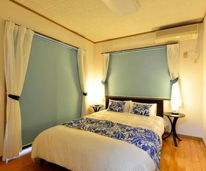 Short walk to Kokusaidori, big home AZ1 Naha Japan