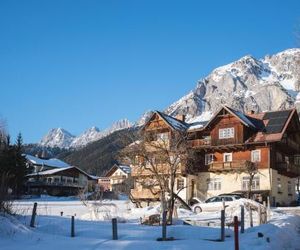 Haus Alpenruhe by Schladmingurlaub Ramsau am Dachstein Austria