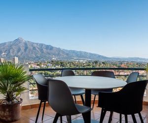 Beautiful 2 bed Apt with amazing views - RDR203 Nueva Andalucia Spain