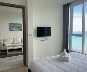 Delmare beach front (new room!) by Suksan Ban Bang Sare Thailand