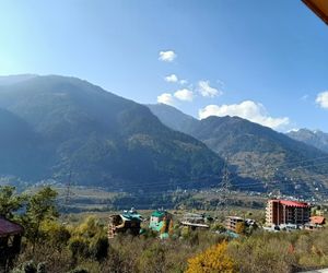 Gold Rock Resort Shavarni Cottage Manali India