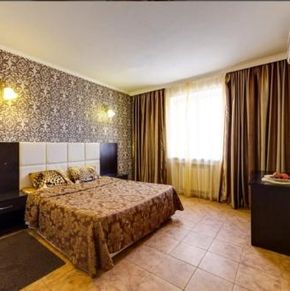NearBy Hotel