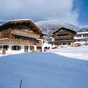 NearBy Hotel
