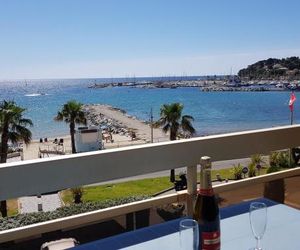 APARTMENT STUDIO 4 personnes Joli studio cabine avec terrasse et très belle vue mer. Cavalaire-sur-Mer France