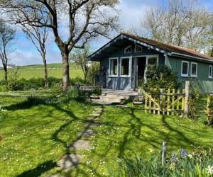 Beech Hut - a streamside family escape near Salcombe and Beaches Kingsbridge United Kingdom