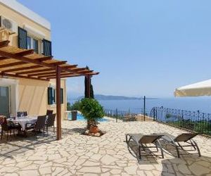 The Seahorse Villa : Amazing pool house with a stunning view over Agni Bay Nissaki Greece